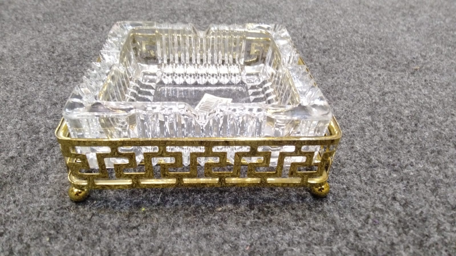 Luxury Metal & Crystal Decorative Cigarette Ash-Tray.